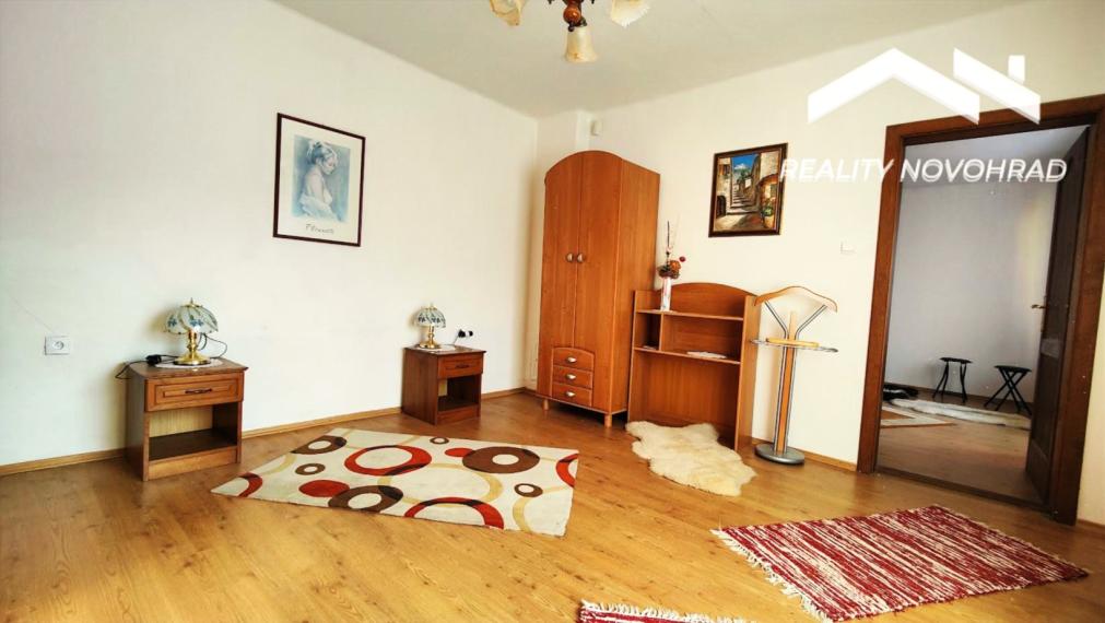 Nadčasový dom pri parku v Lučenci – priestor, štýl a súkromie v dokonalej harmónii