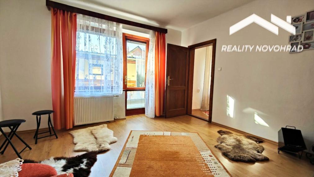 Nadčasový dom pri parku v Lučenci – priestor, štýl a súkromie v dokonalej harmónii