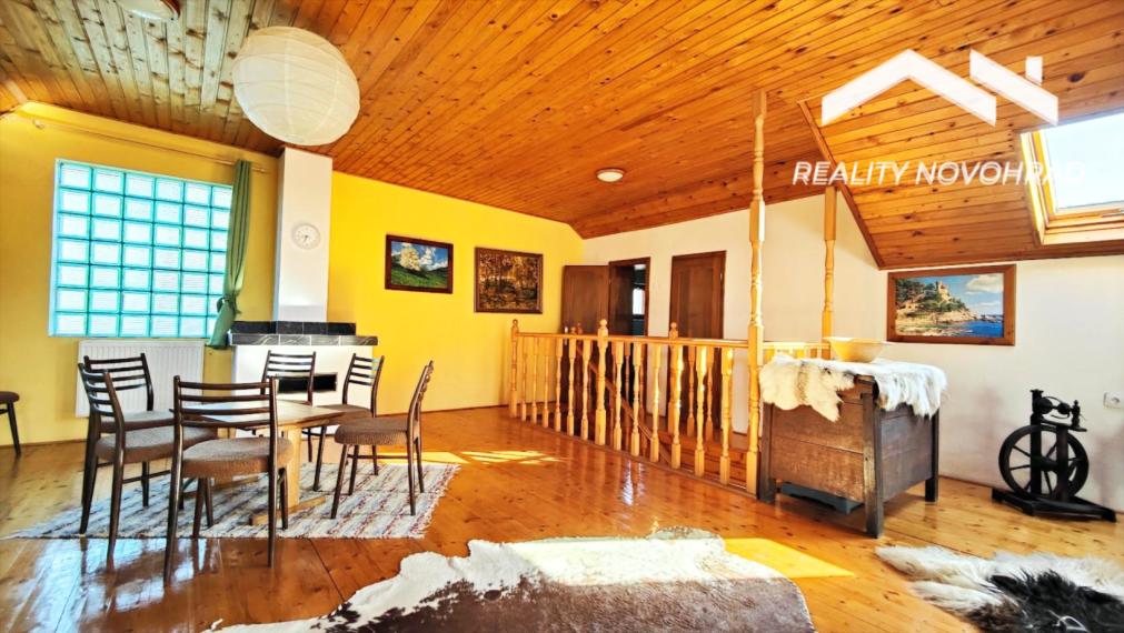 Nadčasový dom pri parku v Lučenci – priestor, štýl a súkromie v dokonalej harmónii