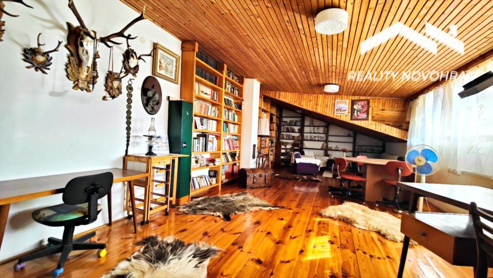 Nadčasový dom pri parku v Lučenci – priestor, štýl a súkromie v dokonalej harmónii