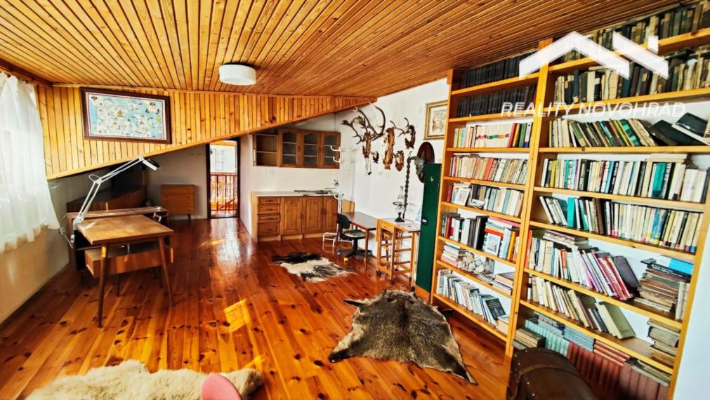 Nadčasový dom pri parku v Lučenci – priestor, štýl a súkromie v dokonalej harmónii