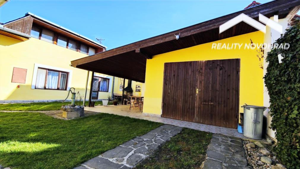 Nadčasový dom pri parku v Lučenci – priestor, štýl a súkromie v dokonalej harmónii