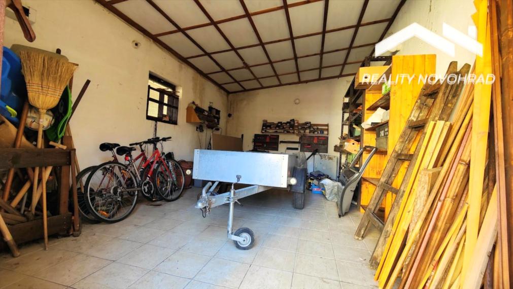 Nadčasový dom pri parku v Lučenci – priestor, štýl a súkromie v dokonalej harmónii