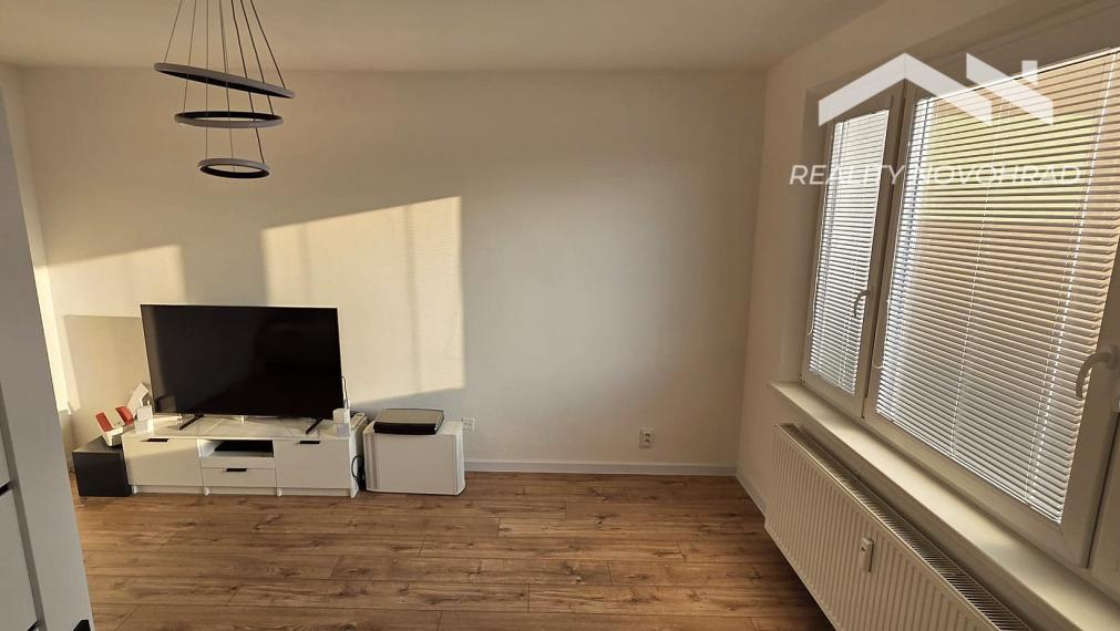 🔥 Štýlový 2-izbový byt po novej rekonštrukcii + parkovanie / Rúbanisko II, Lučenec