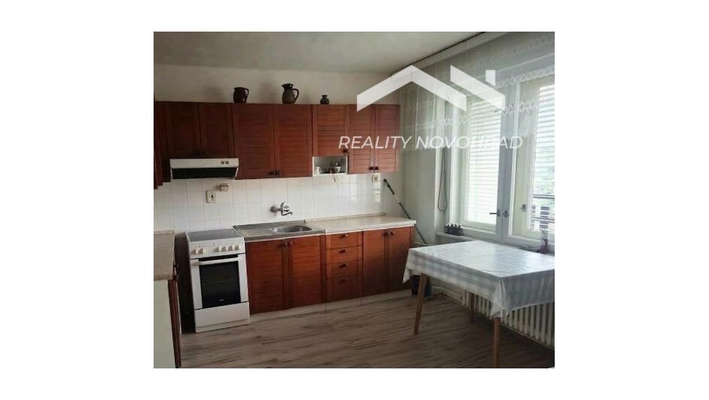 OPATOVÁ - PRIESTRANNÝ 4-IZBOVÝ RODINNÝ DOM s PRAKTICKOU DISPOZÍCIOU