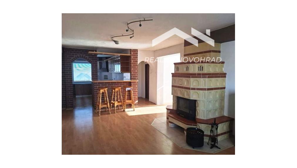 TOMÁŠOVCE okr. Lučenec - Priestranný 3-podlažný dom – 2 BYTY, KRB. GARÁŽ