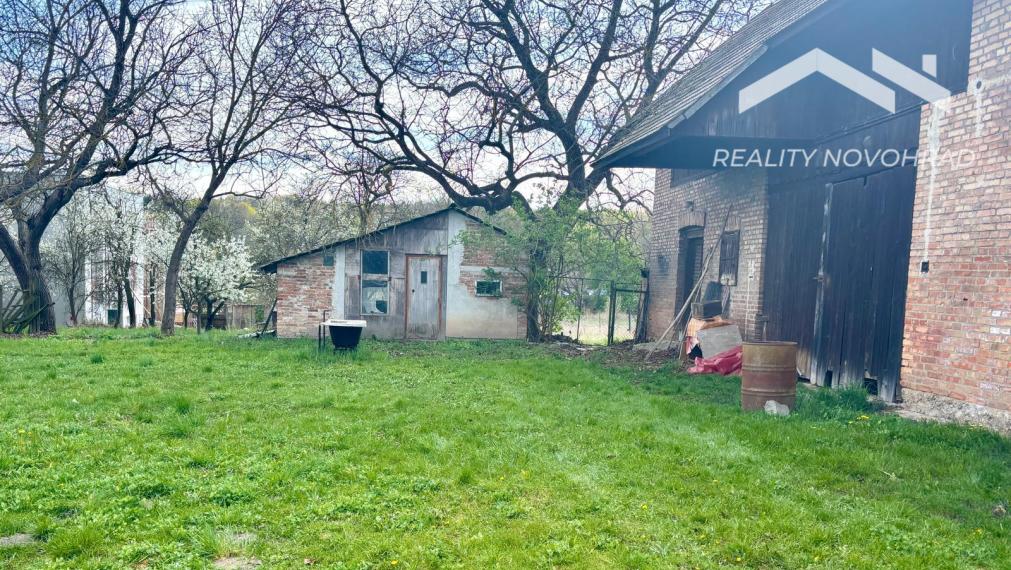 Historické rodinné sídlo s pozemkom 4 727m2 - Lučenec