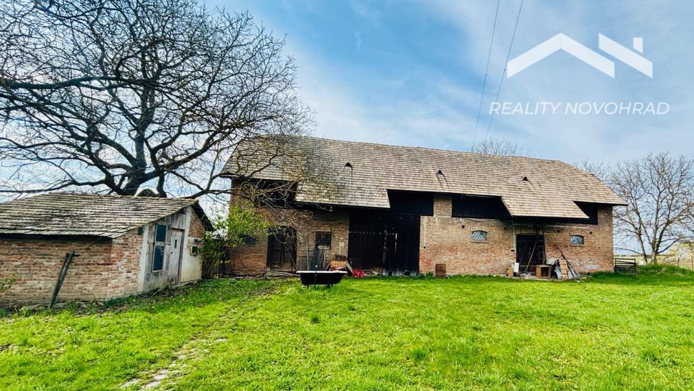 Historické rodinné sídlo s pozemkom 4 727m2 - Lučenec