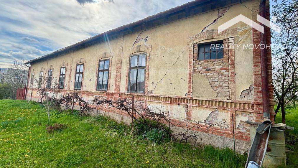 Historické rodinné sídlo s pozemkom 4 727m2 - Lučenec