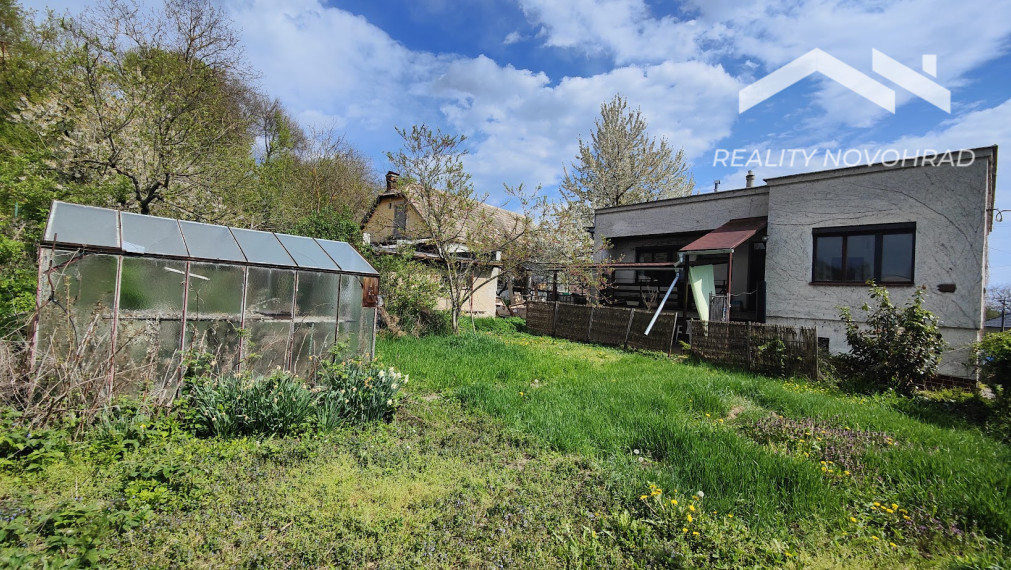 Dvojpodlažný rodinný dom v obľúbenej lokalite Malá Ves