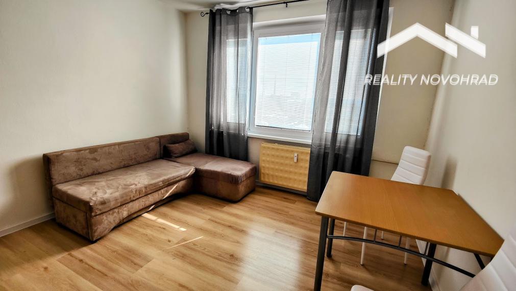🔑 1-izbový byt na PREDAJ – 36 m², výťah, skvelá lokalita, Poltár