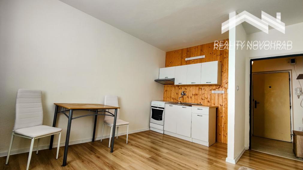 🔑 1-izbový byt na PREDAJ – 36 m², výťah, skvelá lokalita, Poltár