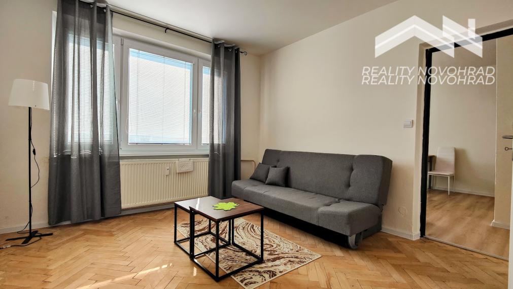 🔑 1-izbový byt na PREDAJ – 36 m², výťah, skvelá lokalita, Poltár