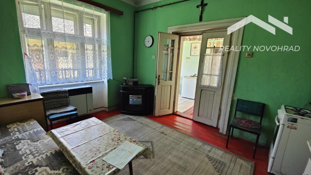 Vidiecky dom s čarom prírody a slnečným pozemkom v Slanej Lehote