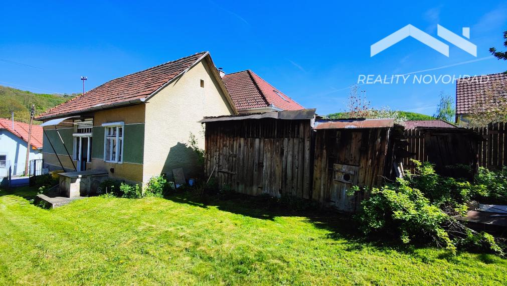 Vidiecky dom s čarom prírody a slnečným pozemkom v Slanej Lehote