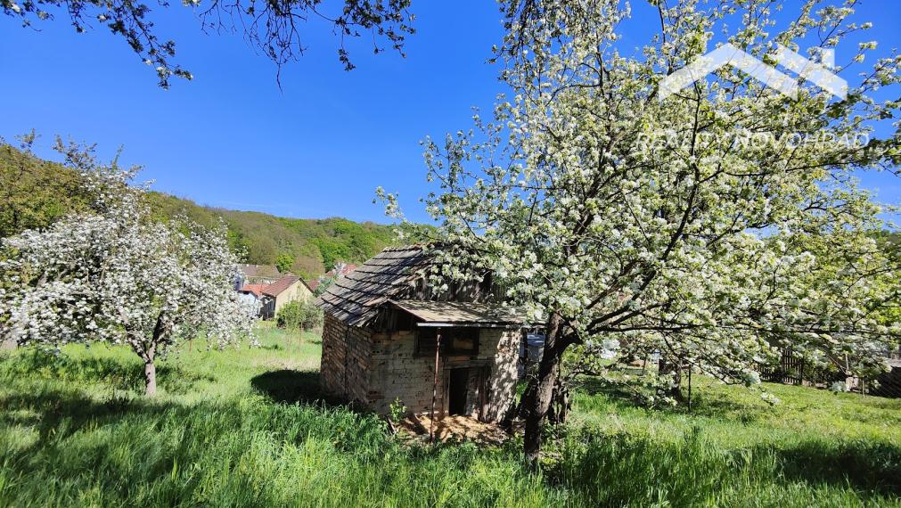 Vidiecky dom s čarom prírody a slnečným pozemkom v Slanej Lehote