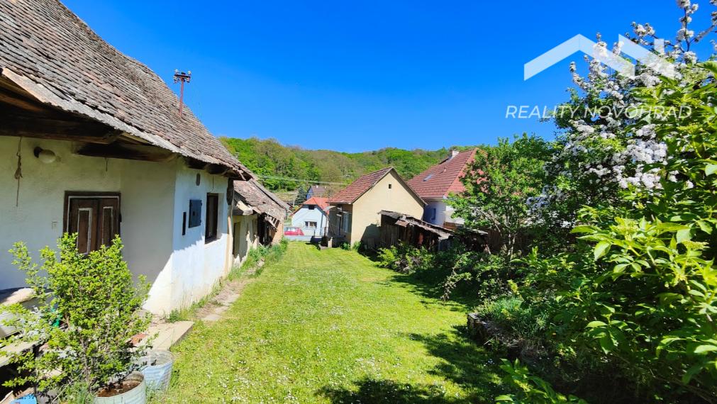 Vidiecky dom s čarom prírody a slnečným pozemkom v Slanej Lehote