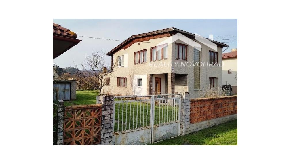 RD v DIVÍNE  okr. Lučenec s výhľadom na hrad - bývanie s chuťou histórie