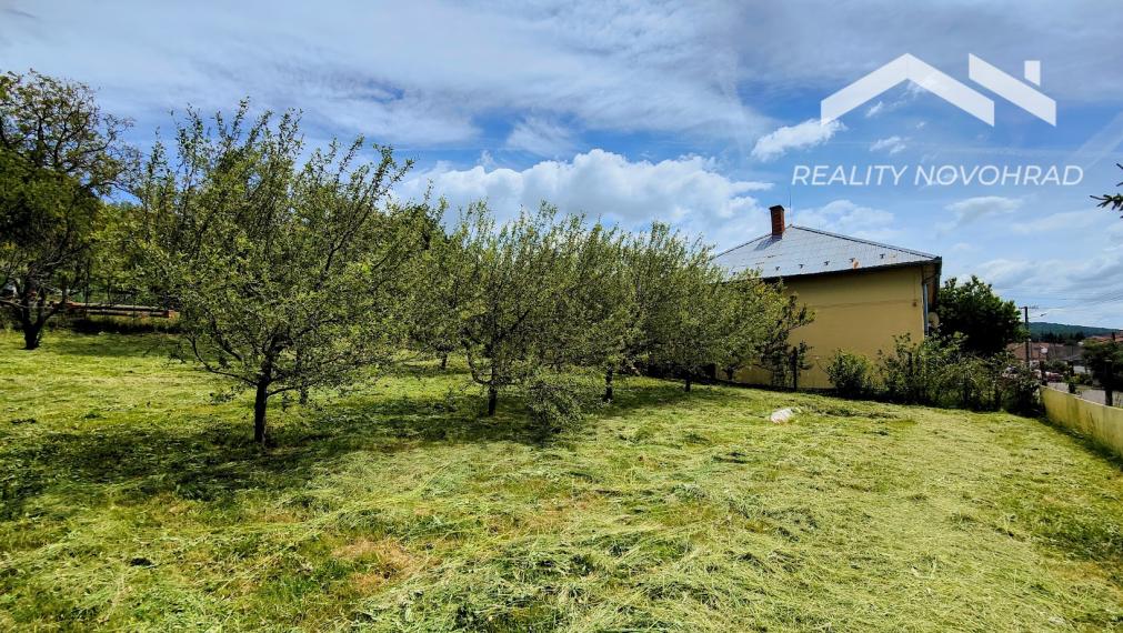 Priestranný rodinný dom s veľkým pozemkom a jedinečnou históriou – Lovinobaňa