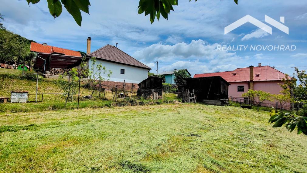 Priestranný rodinný dom s veľkým pozemkom a jedinečnou históriou – Lovinobaňa