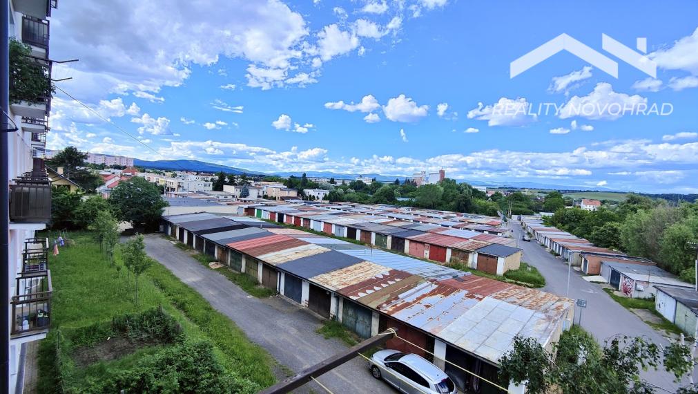 2-izbový byt s balkónom v tehlovom bytovom dome – vytvorte si bývanie podľa vlastných predstáv