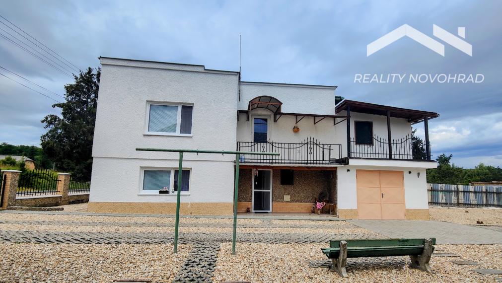 Kompletne zrekonštruovaný 2-podlažný rodinný dom s veľkým pozemkom a dokonalým súkromím – Hrnčiarska Ves