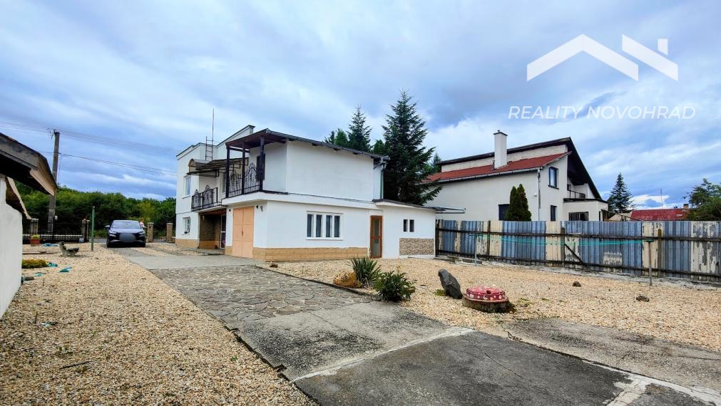 Kompletne zrekonštruovaný 2-podlažný rodinný dom s veľkým pozemkom a dokonalým súkromím – Hrnčiarska Ves