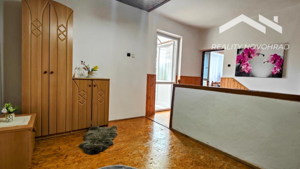 Kompletne zrekonštruovaný 2-podlažný rodinný dom s veľkým pozemkom a dokonalým súkromím – Hrnčiarska Ves