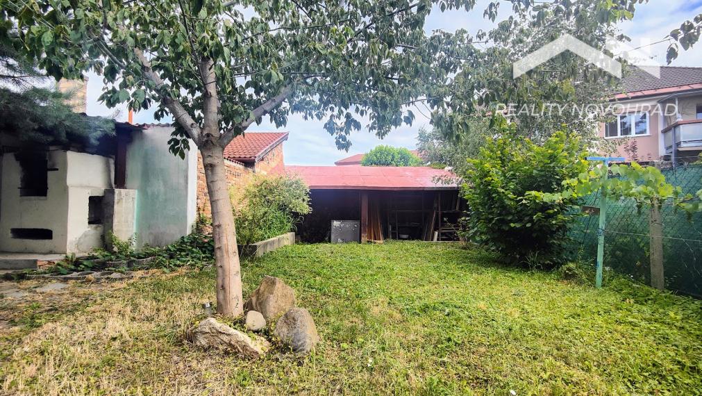 🏡 Rodinný dom s obytným podkrovím a modernizovaným interiérom v centre Lučenca