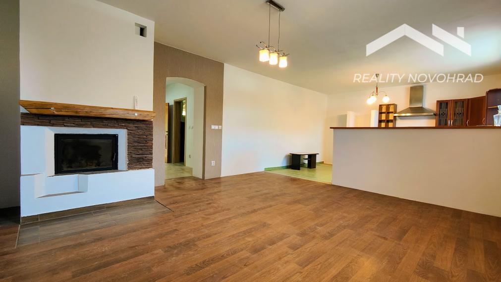 🏡 Rodinný dom s obytným podkrovím a modernizovaným interiérom v centre Lučenca