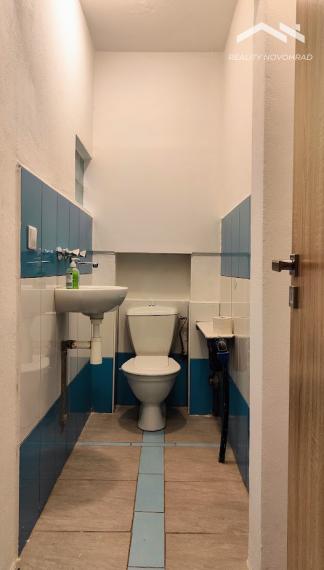 🏡 Rodinný dom s obytným podkrovím a modernizovaným interiérom v centre Lučenca