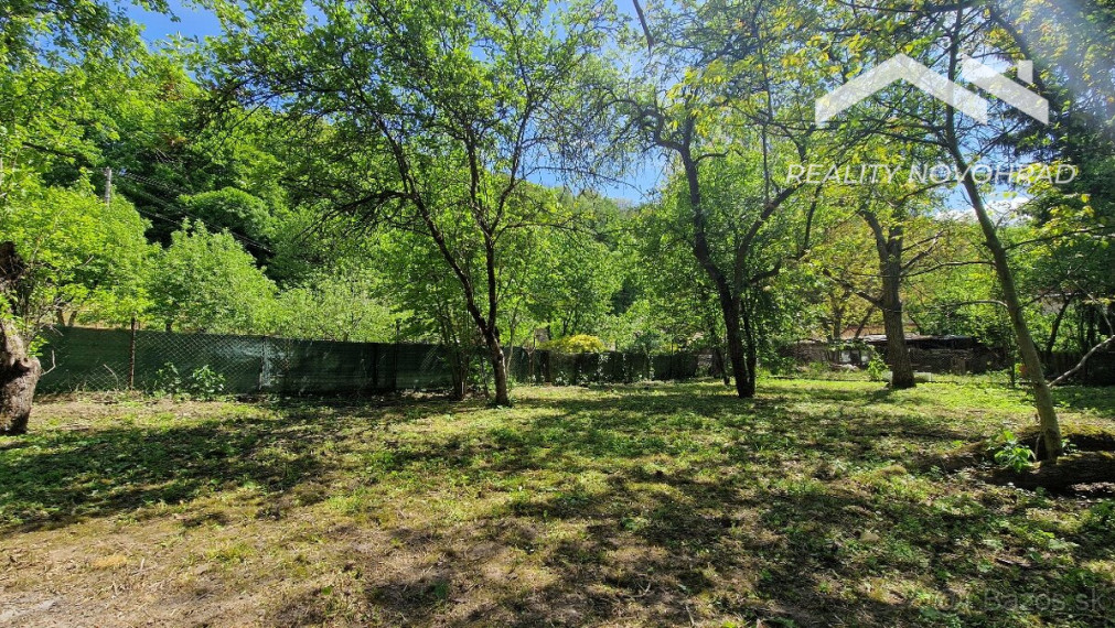 POLTÁR - pozemok 1193 m2 s RD - IS: voda, plyn, elektrika