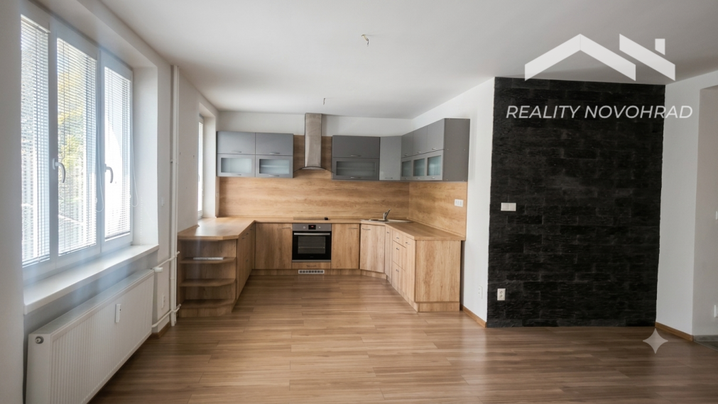 3 IZBOVÝ BYT LUČENEC - PRIAME CENTRUM