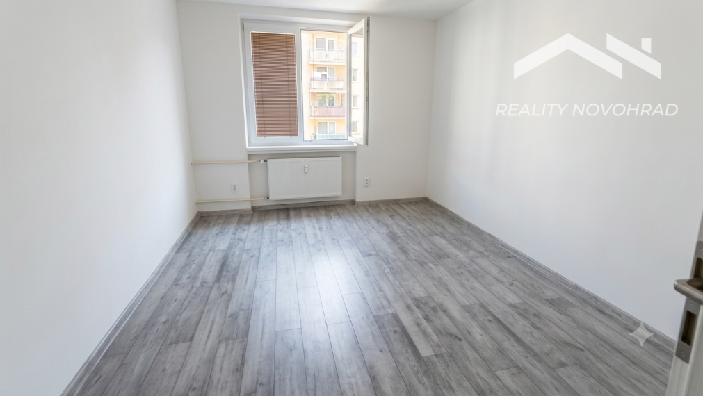 3 IZBOVÝ BYT LUČENEC - PRIAME CENTRUM