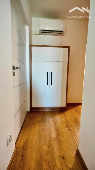 Klimatizovaný 3-izbový byt s balkónom a krásnym výhľadom – Lučenec, Rúbanisko III