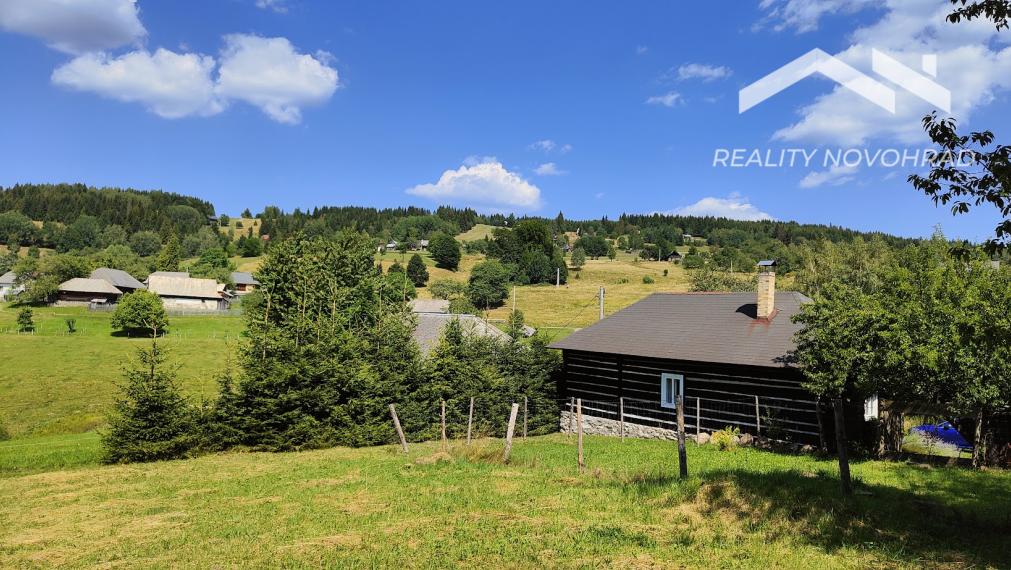 🏡 100-ročná drevenička na polosamote – Biele Vody