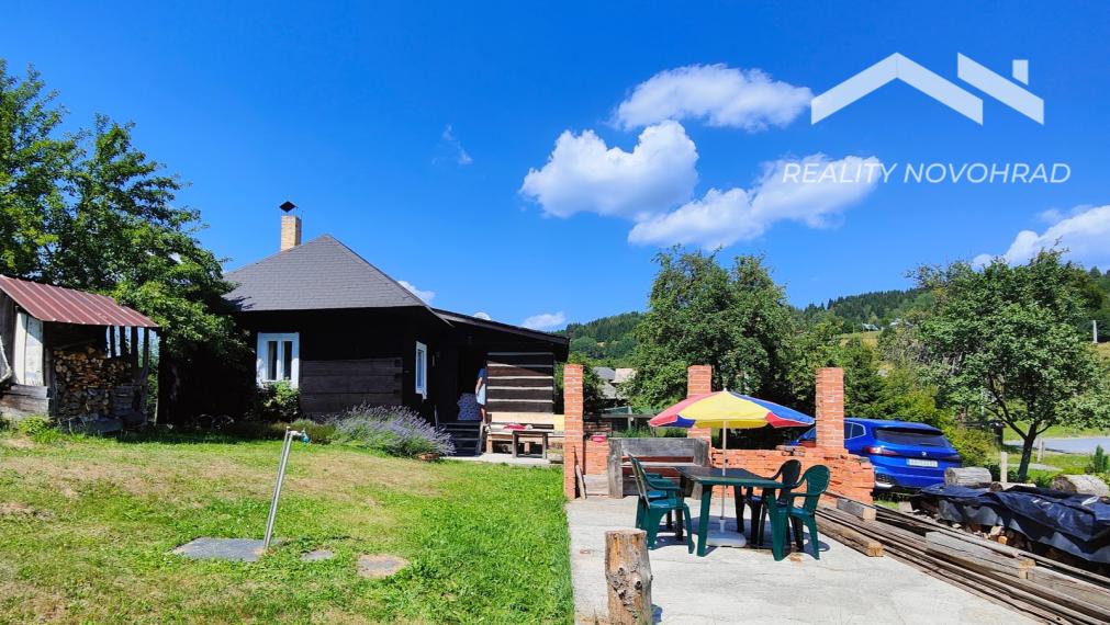🏡 100-ročná drevenička na polosamote – Biele Vody