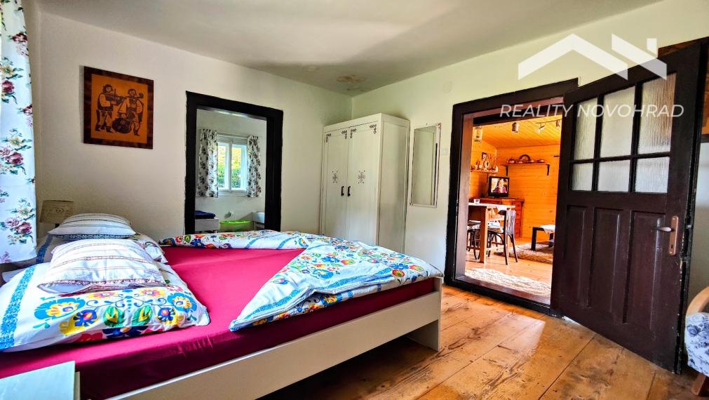 🏡 100-ročná drevenička na polosamote – Biele Vody