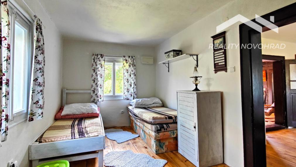 🏡 100-ročná drevenička na polosamote – Biele Vody