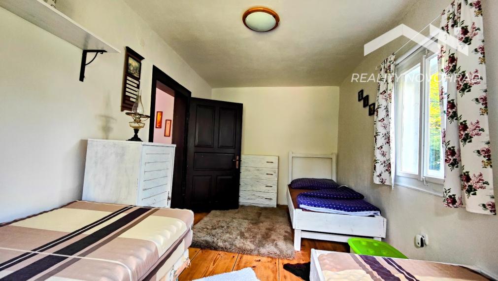 🏡 100-ročná drevenička na polosamote – Biele Vody