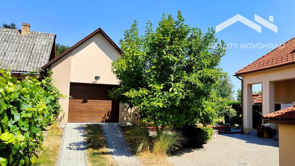 Veľkorysý rodinný dom v Haliči – 1 378 m², nádherná záhrada, 2 garáže