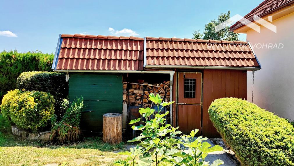 Veľkorysý rodinný dom v Haliči – 1 378 m², nádherná záhrada, 2 garáže