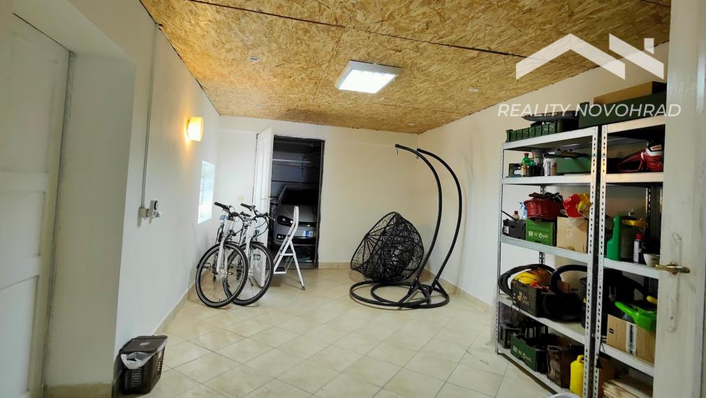 Veľkorysý rodinný dom v Haliči – 1 378 m², nádherná záhrada, 2 garáže