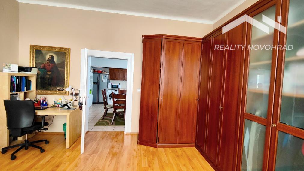 Veľkorysý rodinný dom v Haliči – 1 378 m², nádherná záhrada, 2 garáže