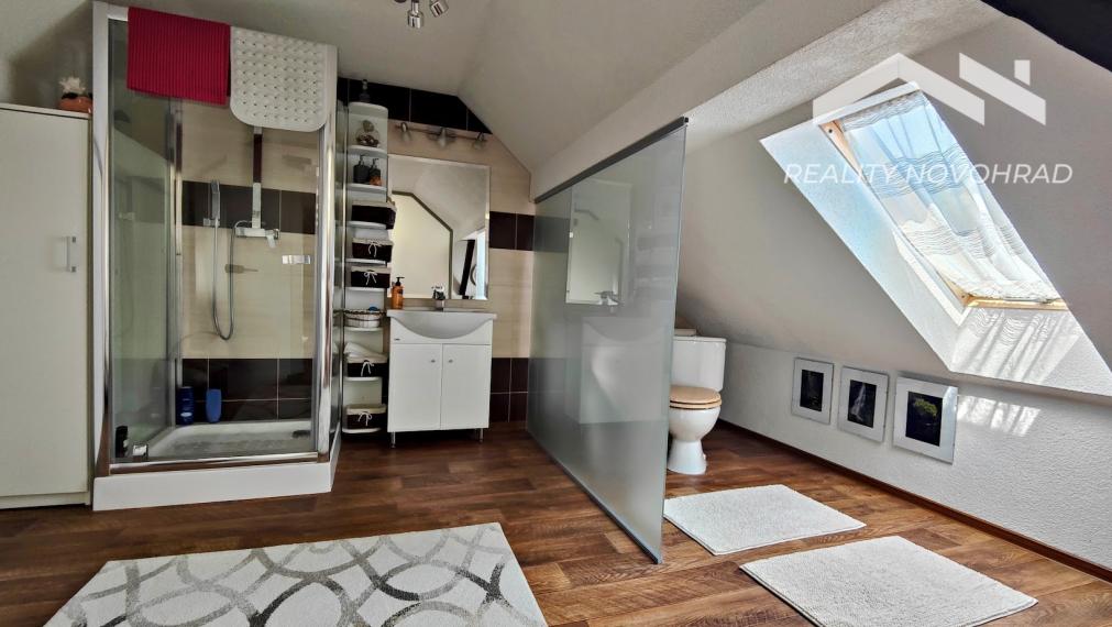 Veľkorysý rodinný dom v Haliči – 1 378 m², nádherná záhrada, 2 garáže