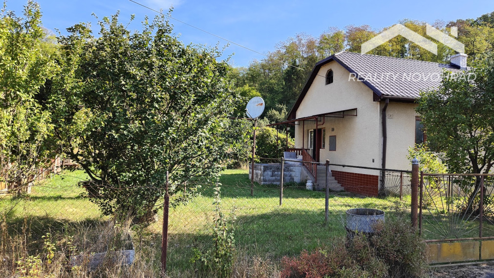 Pokojné bývanie pri agátovom lese – dom s rozľahlým pozemkom - Radzovce pri Obručnej
