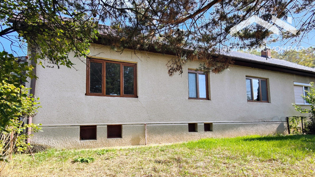 Pokojné bývanie pri agátovom lese – dom s rozľahlým pozemkom - Radzovce pri Obručnej
