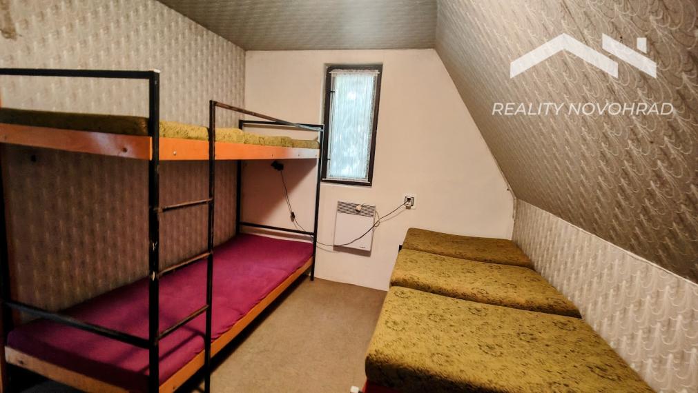 Rekreačná chata pri potôčiku a lyžiarskom vleku – Kokava Háj