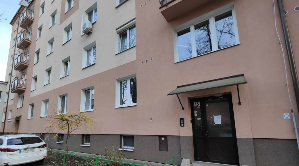 Priestranný 3-izbový tehlový byt v centre Lučenca – ideálne bývanie aj investícia