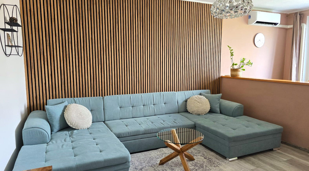 POZOR AKCIOVÁ CENA : Dizajnový 3-izbový byt v novom štýle s klimatizáciou. Pripravený na nasťahovanie.